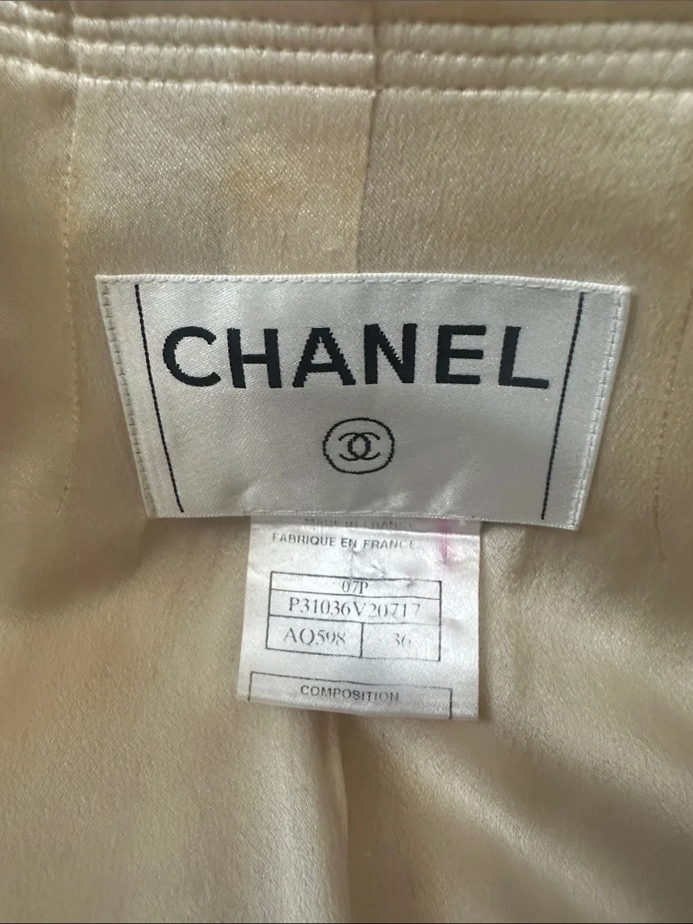 CHANEL Cream Collarless Open Jacket raw edge hem for edgy chic look gold CC